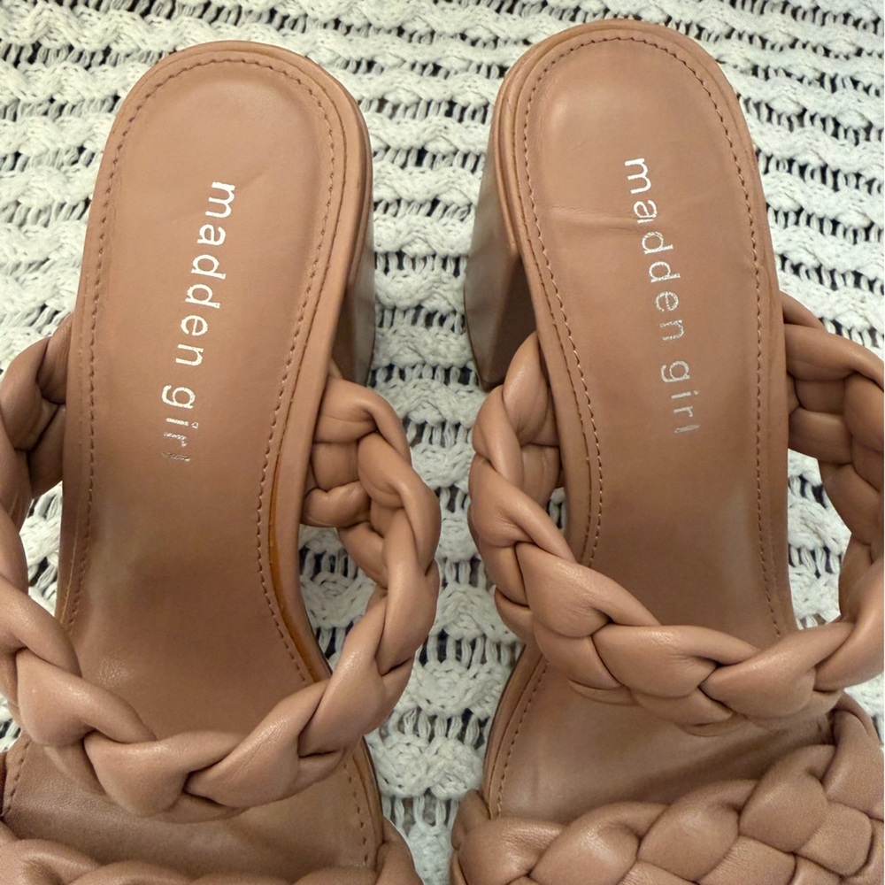 MADDEN GIRL Block Heel Braided Strap Tan Beige Spring Summer Sandal Shoe Sz 7.5 - Picture 6 of 8